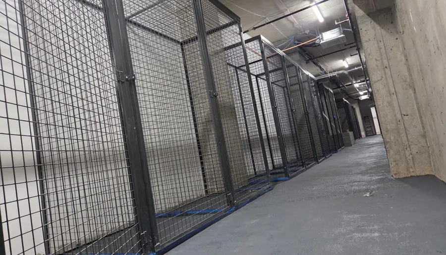 Wire Mesh Lockers & Cages