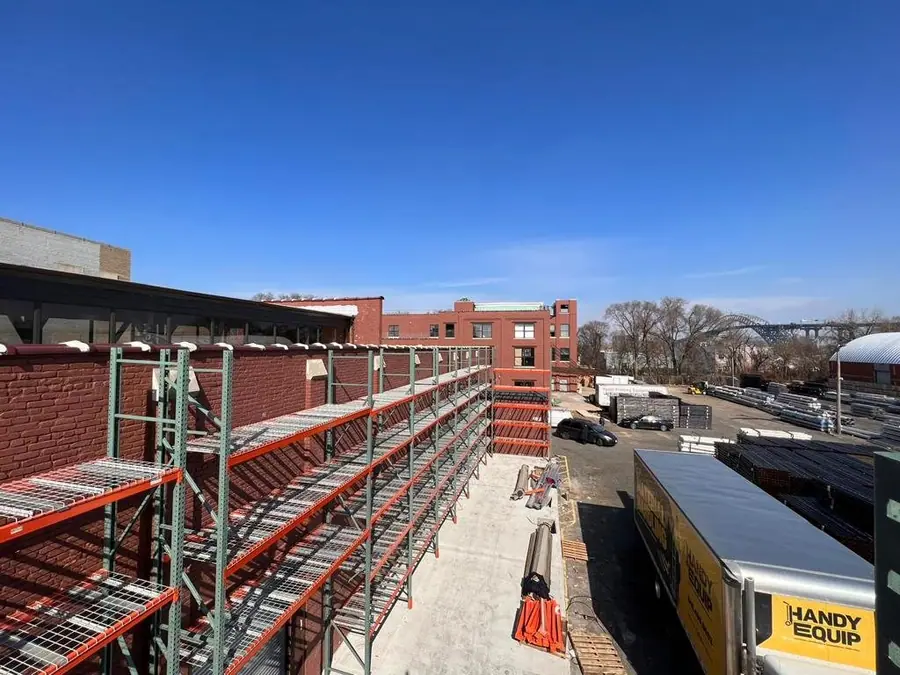 Mezzanine deck install