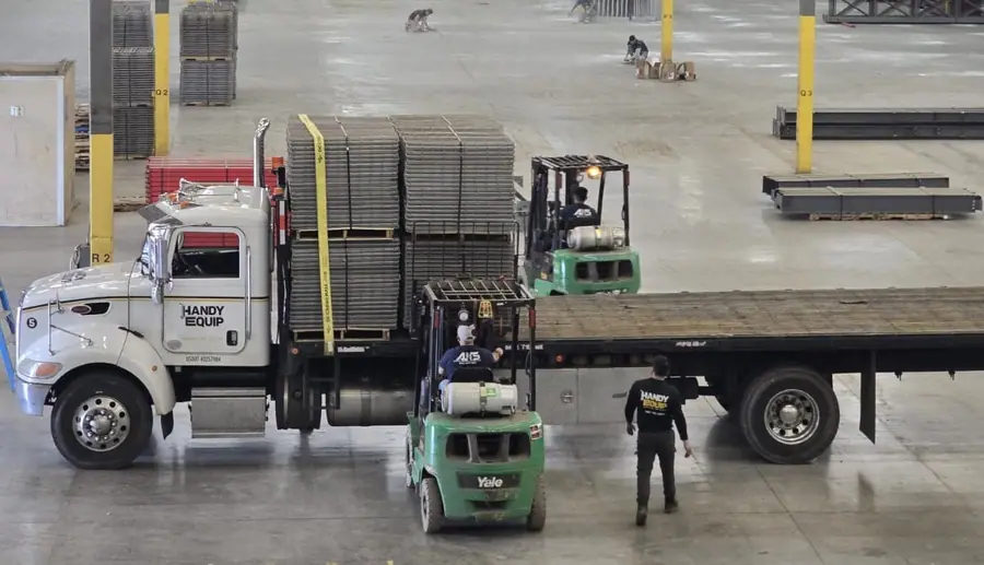 Wire decks on the truck
